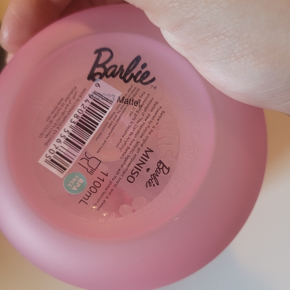 Barbie x Miniso BARBIE COLLECTION PLASTIC BOTTLE. Flip lid Pink! - Picture 9 of 11